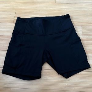 Lululemon shorts with pockets